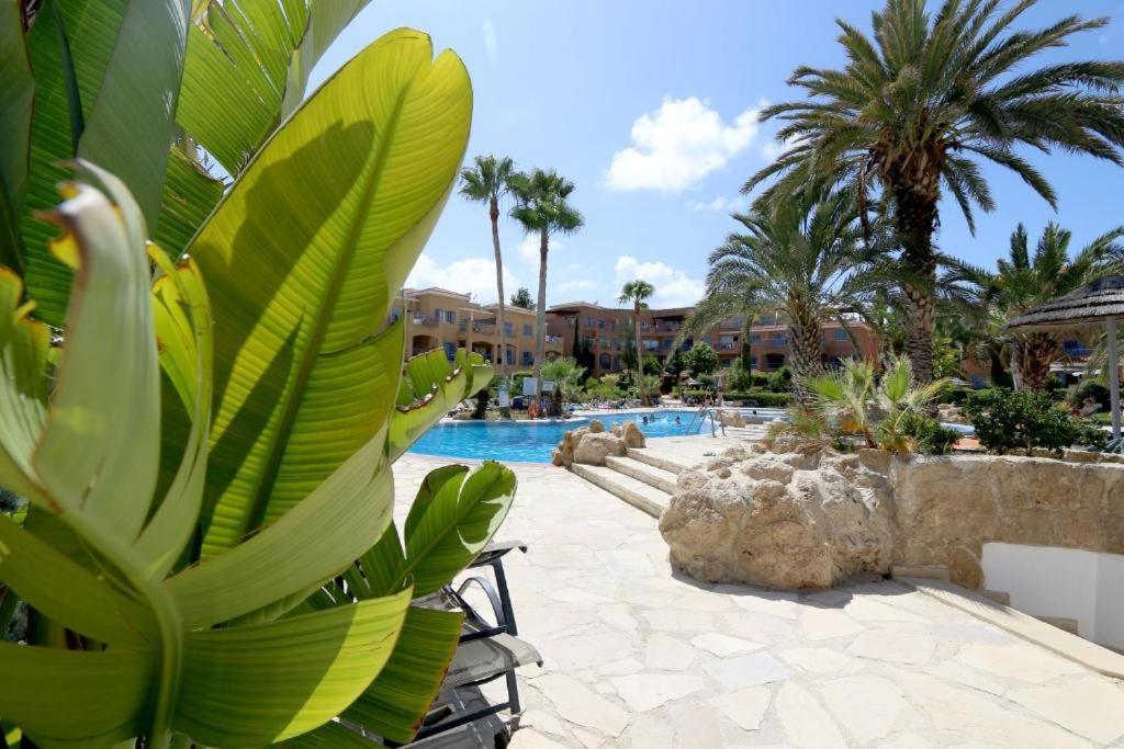 Limnaria Gardens B Apartment Paphos Exterior photo
